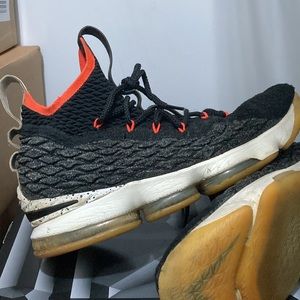 Lebron 15 bright crimson
